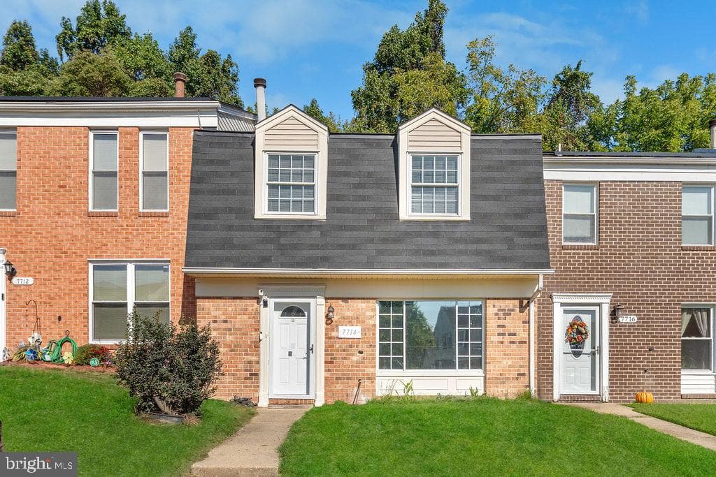7714 Merrick Lane photo 3