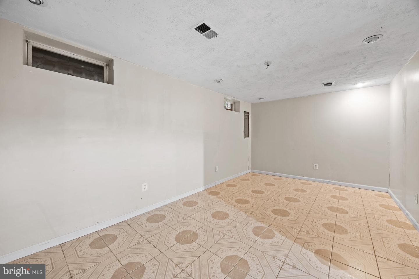 7548 Mandan Road photo 6