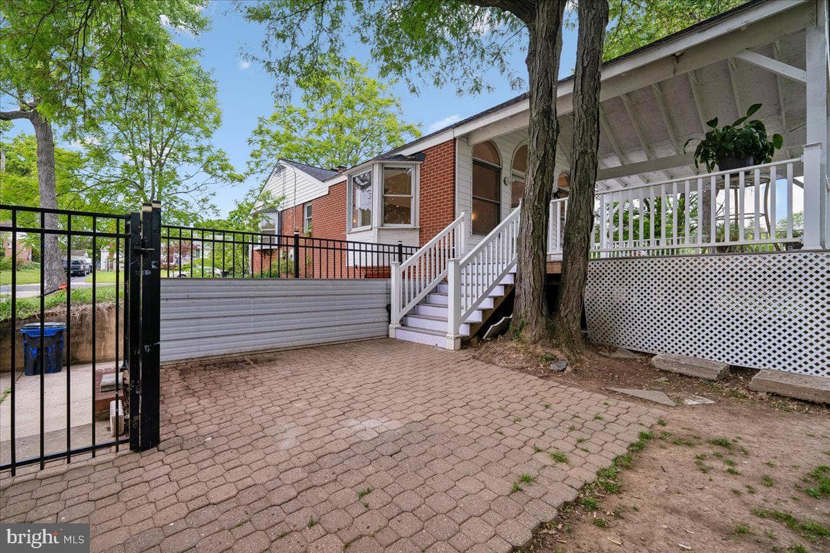 10909 Fleetwood Drive photo 25