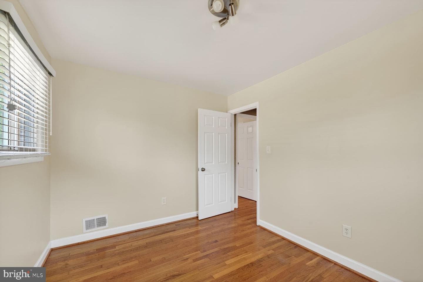 5506 Helmont Drive photo 14