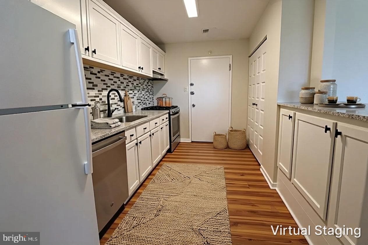 6100 Westchester Park Drive #516 photo 8