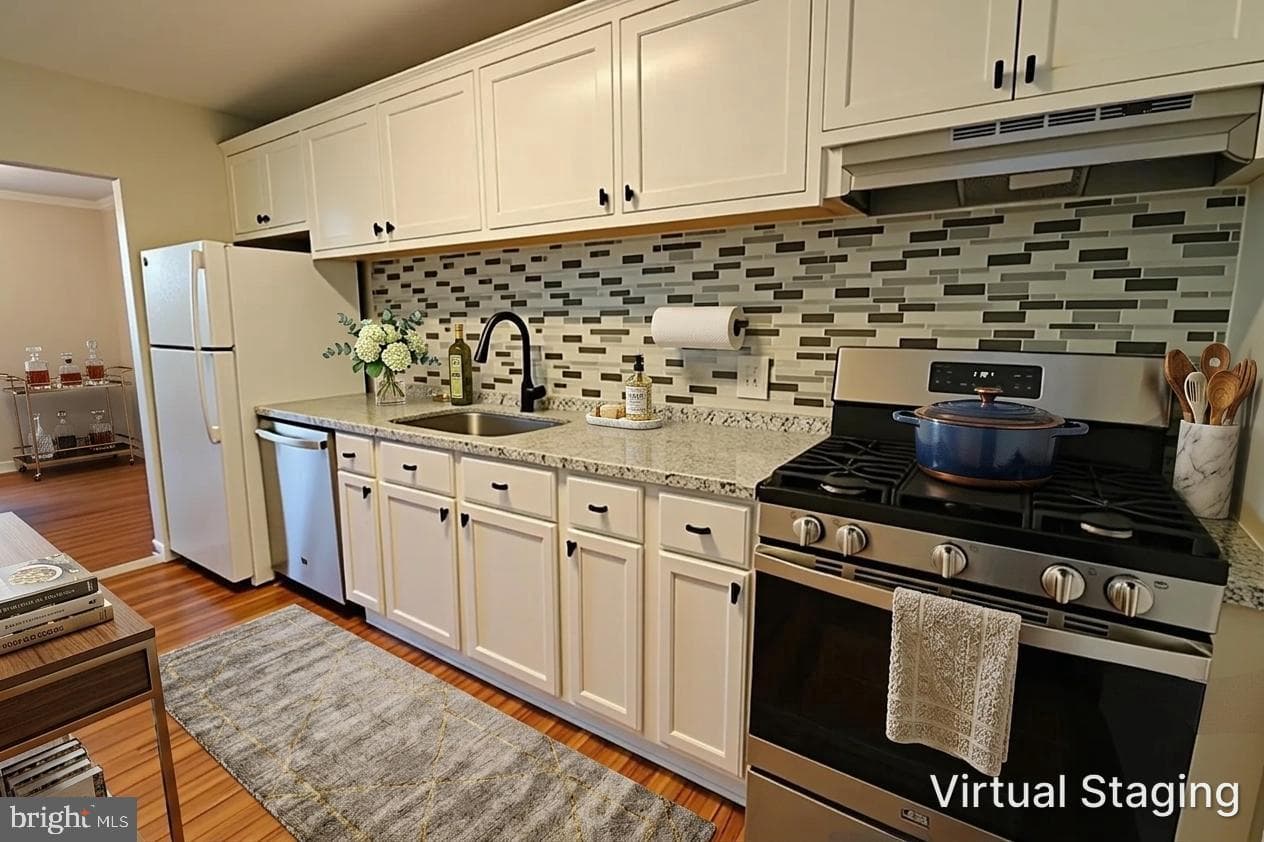 6100 Westchester Park Drive #516 photo 9