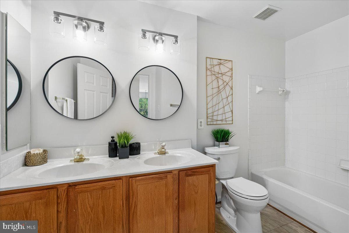 1004 Arbor Park Place photo 36