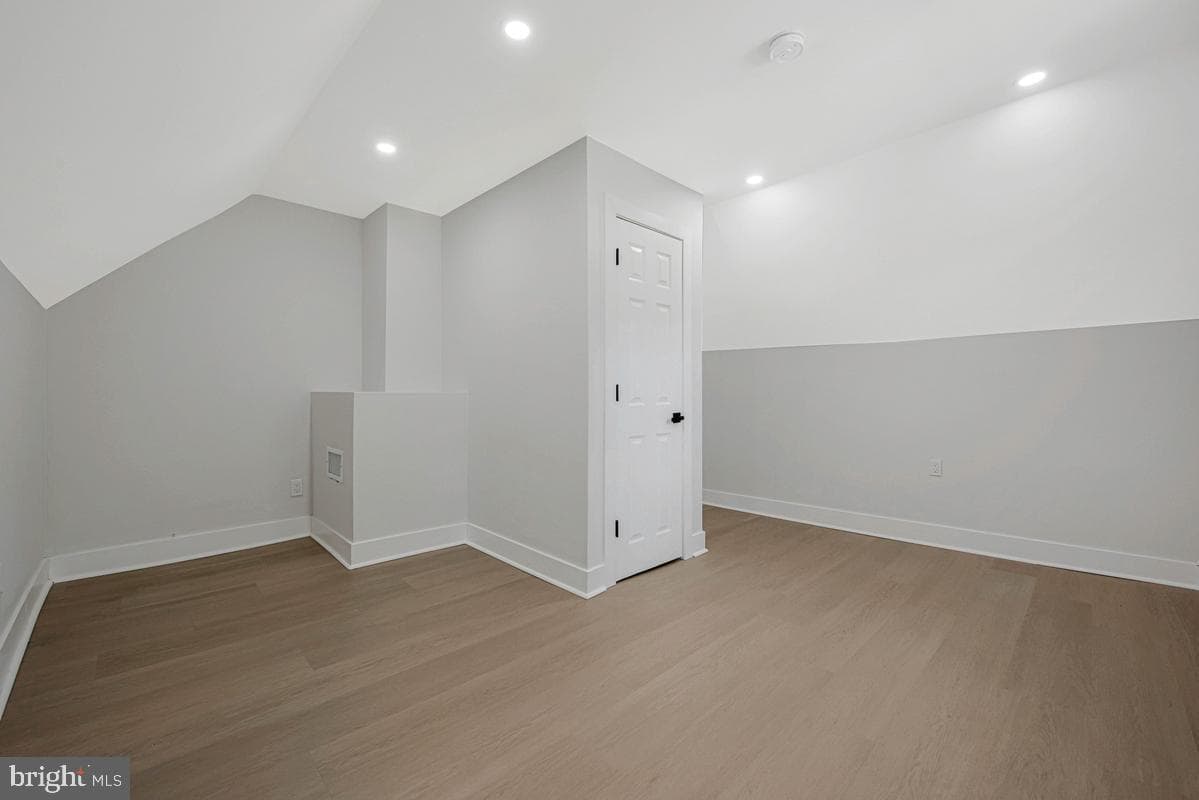 504 Balboa Avenue photo 19