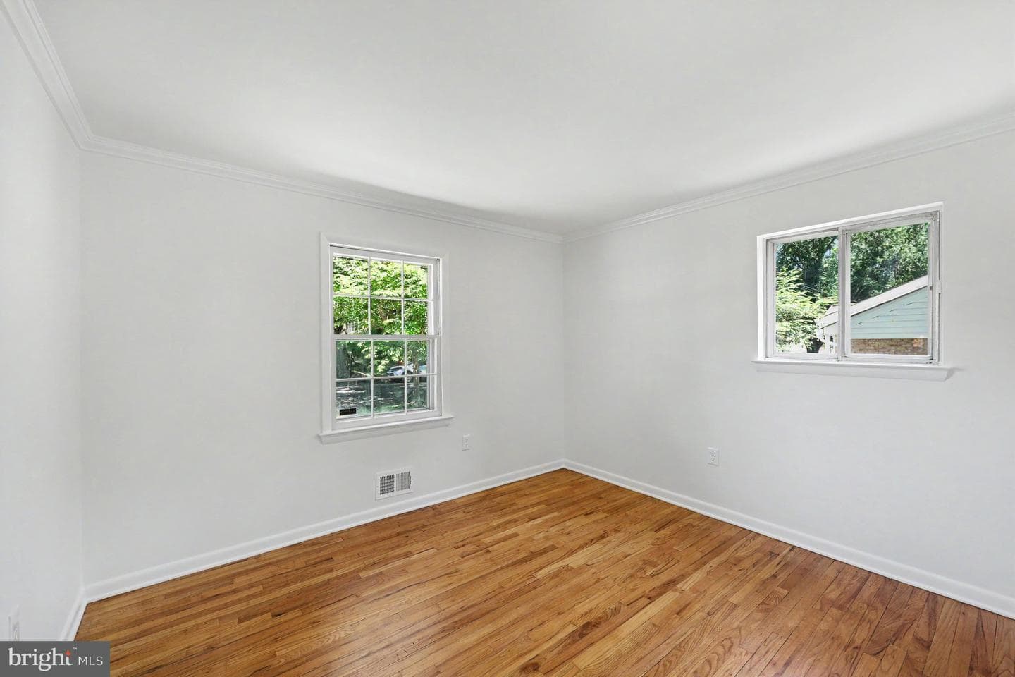 5014 Woodford Lane photo 19