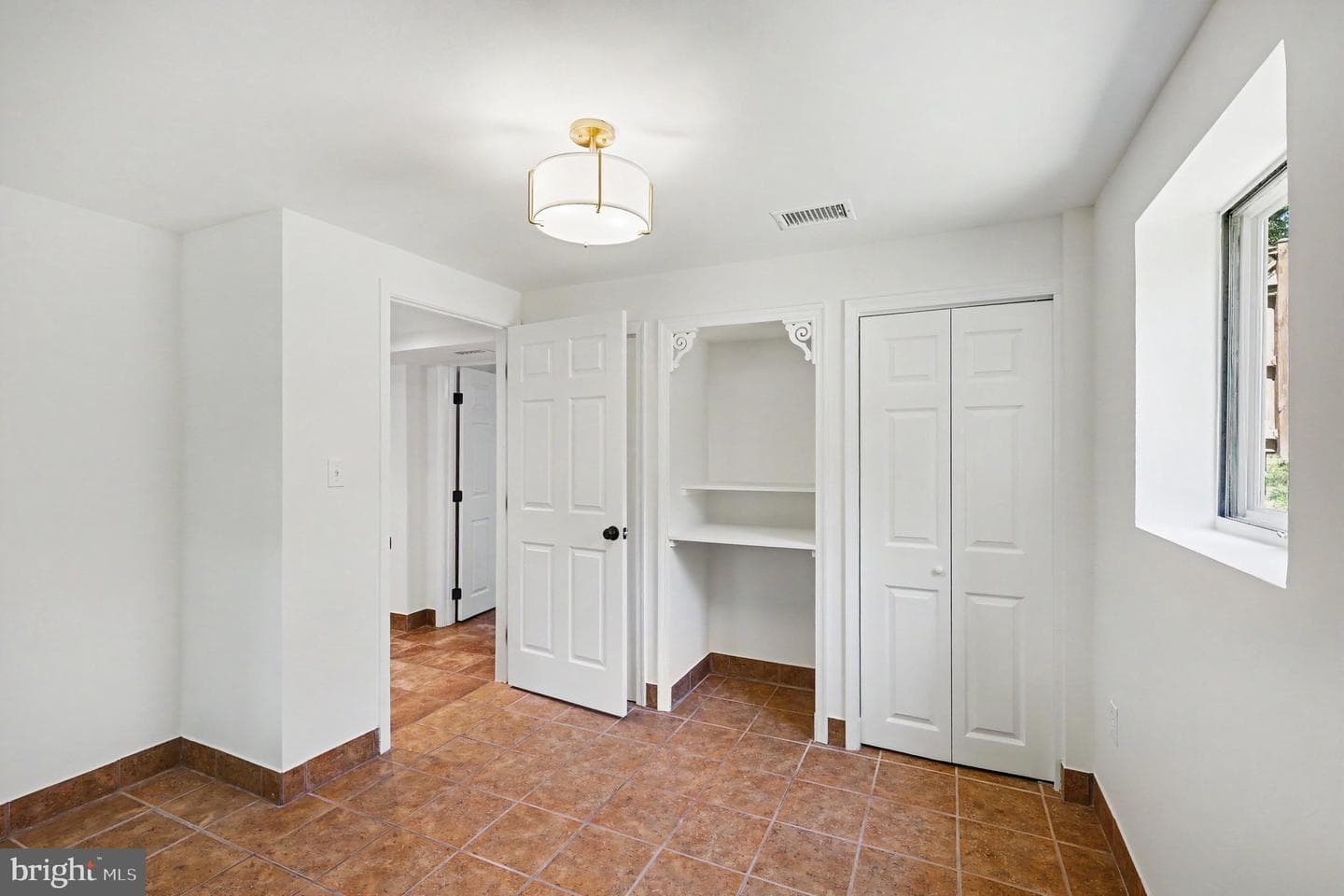 5014 Woodford Lane photo 23