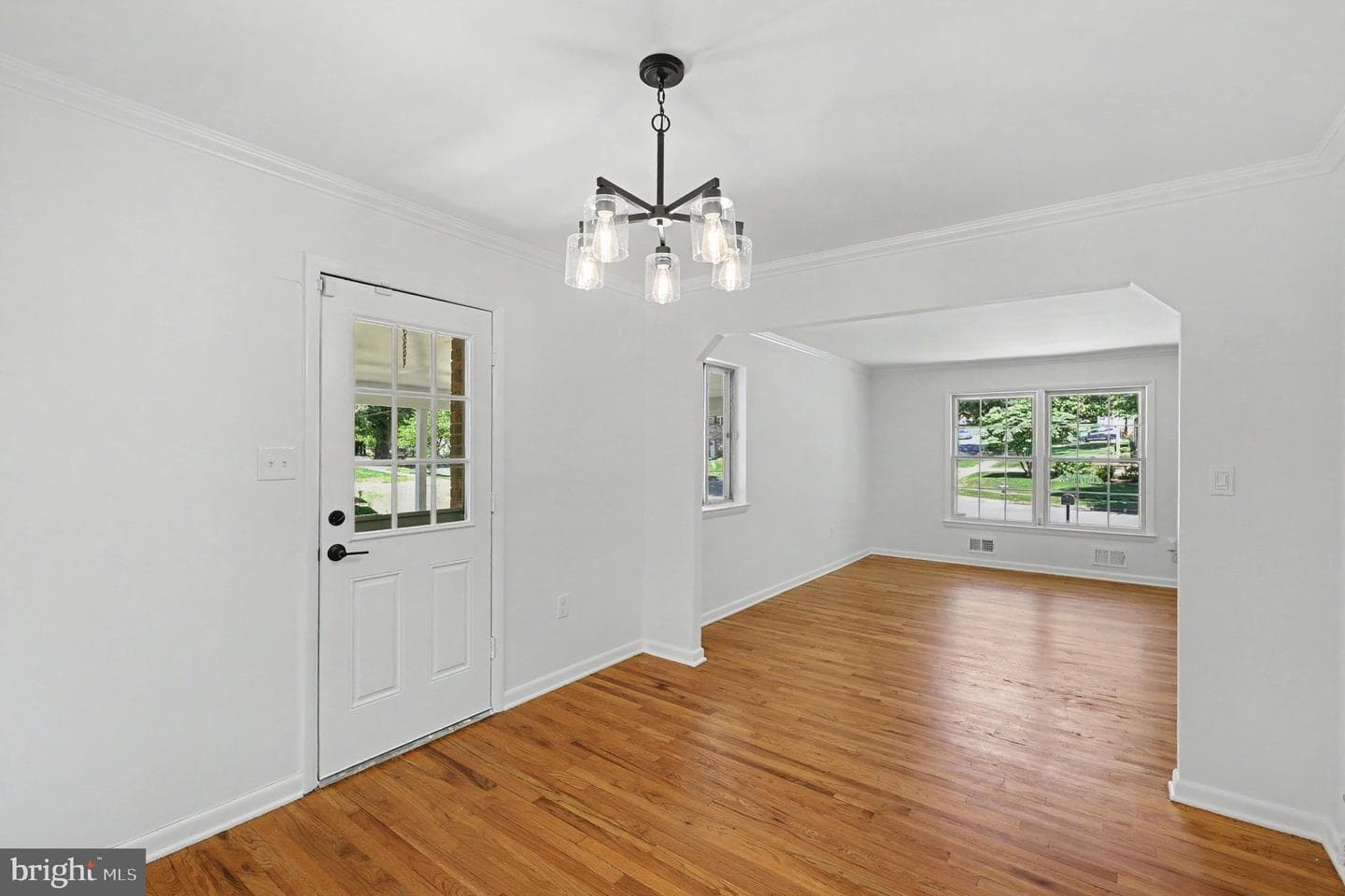 5014 Woodford Lane photo 9