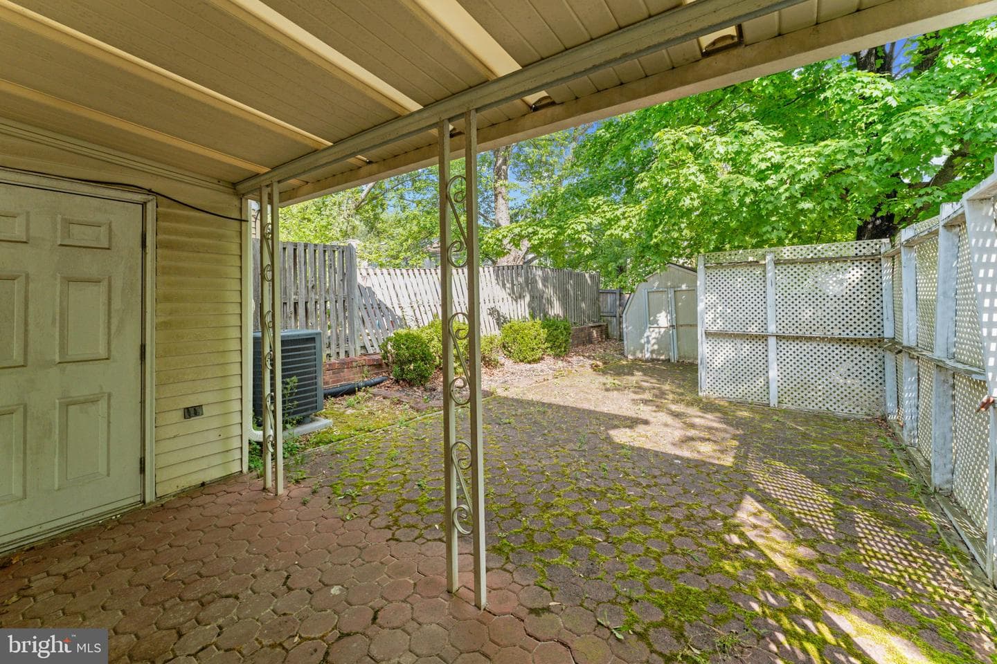 8914 Simeon Court photo 25