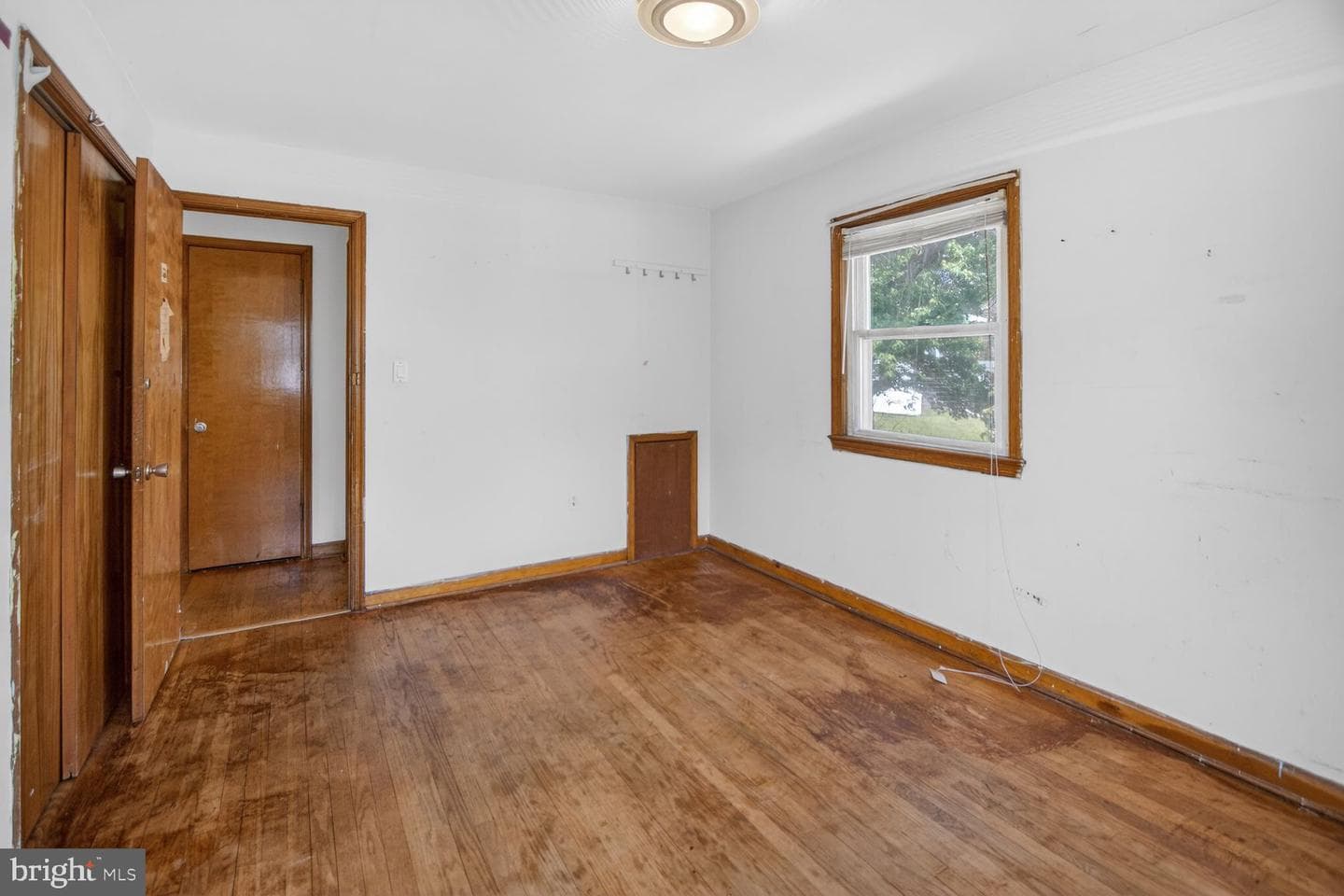 914 Linwood Street photo 10