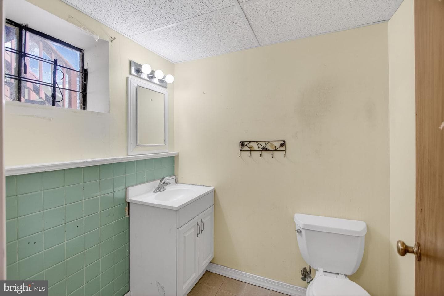 914 Linwood Street photo 16