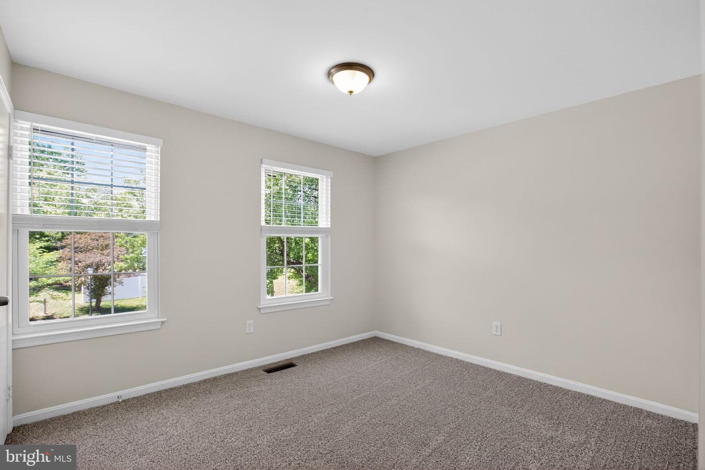 9510 Fox Run Drive photo 13