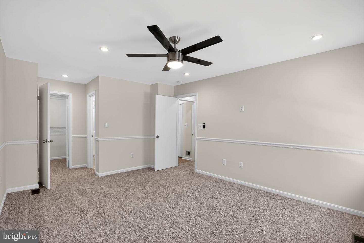 9510 Fox Run Drive photo 20