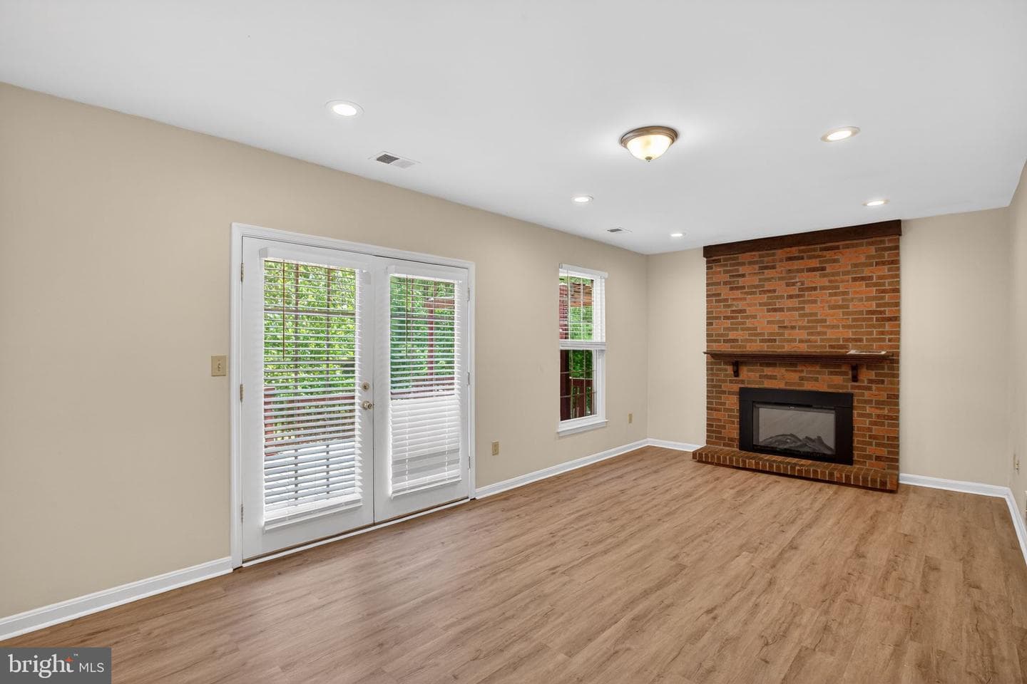 9510 Fox Run Drive photo 7