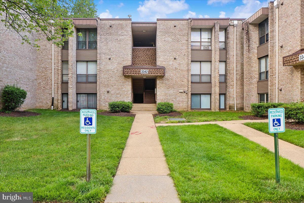 3342 Huntley Square Drive #t1, Temple Hills