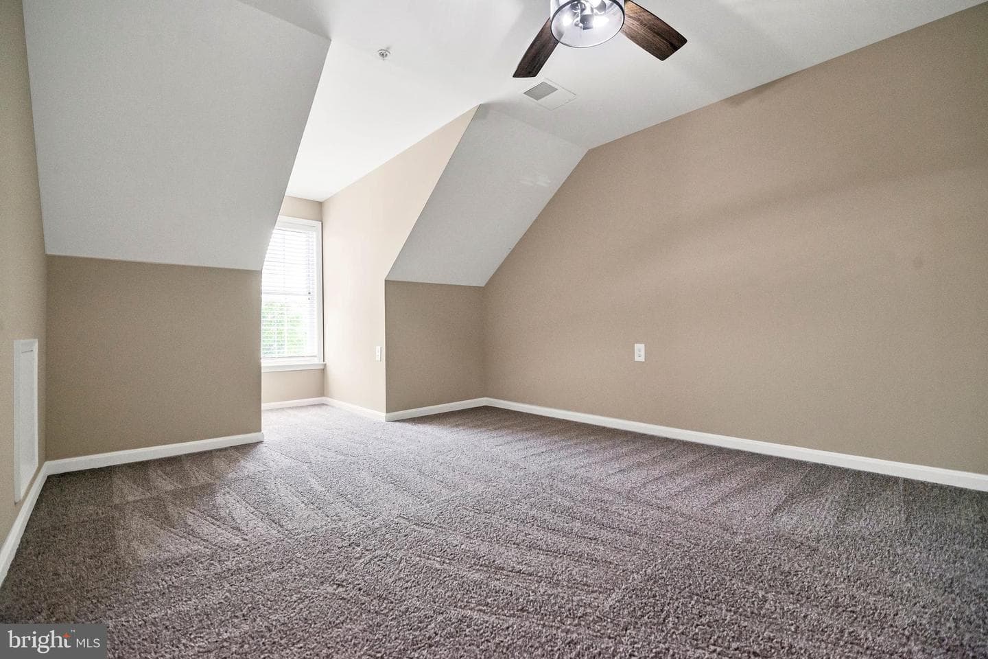 302 Fidgeway Lane photo 29