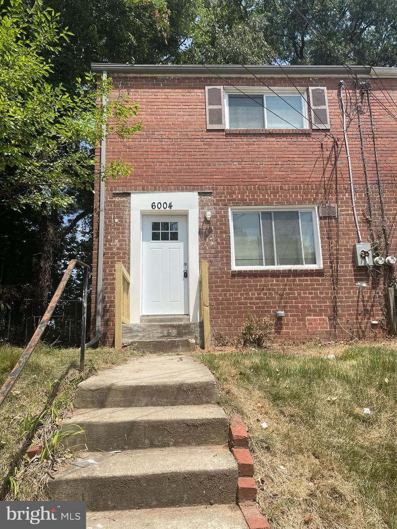 6004 Madison Street, Riverdale