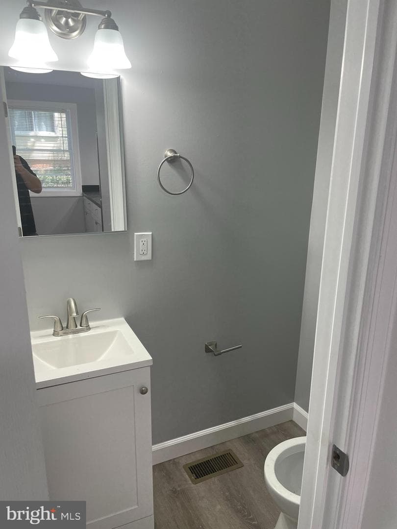 6004 Madison Street photo 4