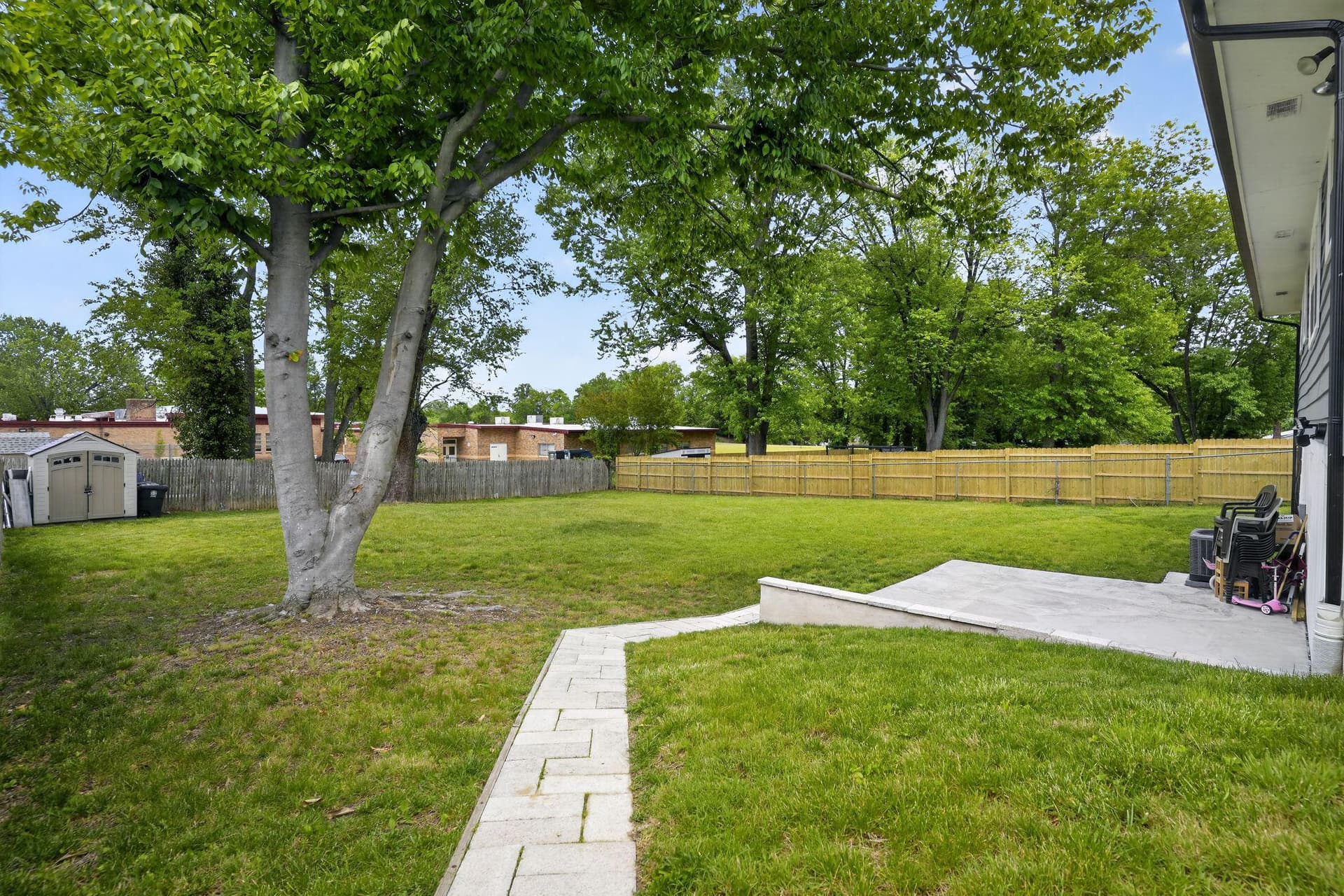 2608 Kingsway Road photo 28