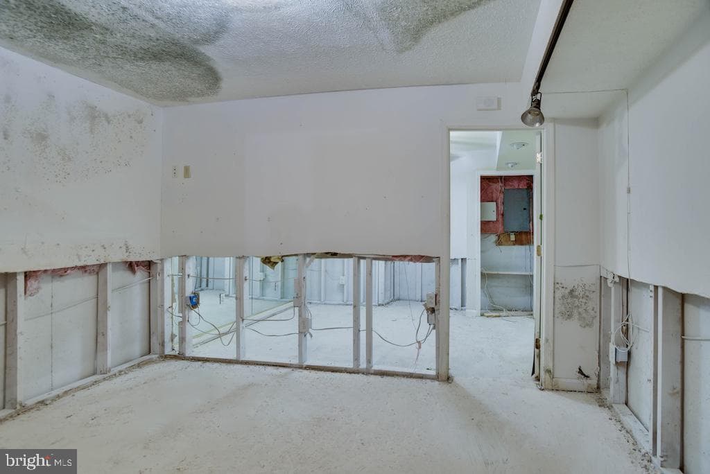 1409 Aragona Boulevard photo 27