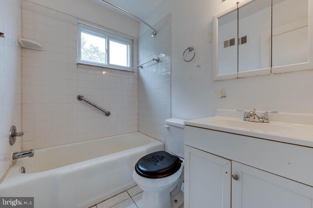 2540 Iverson Street photo 18