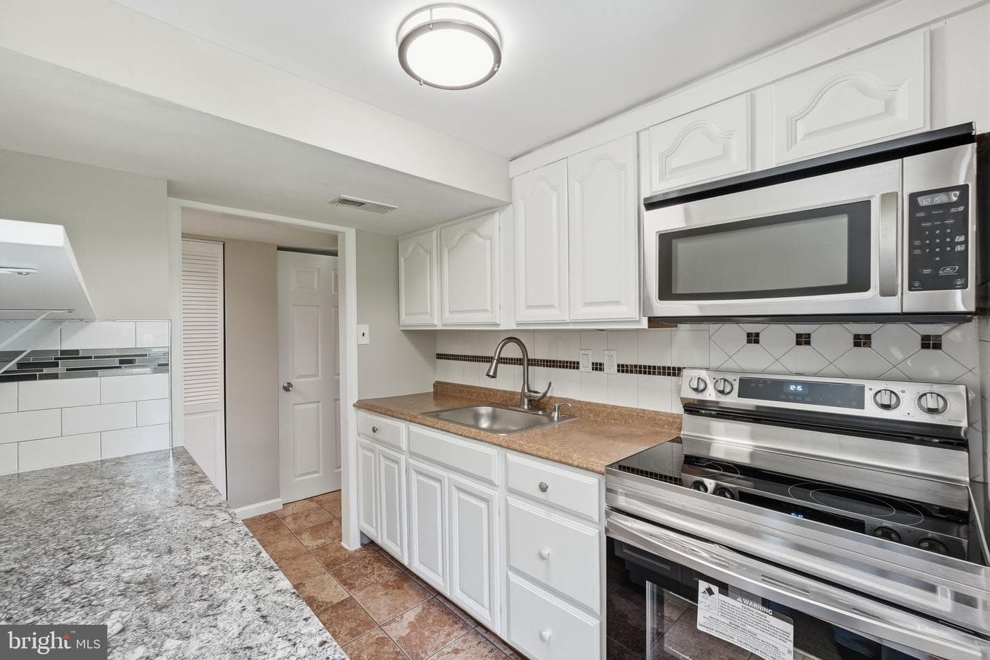 2621 Lackawanna Street photo 9