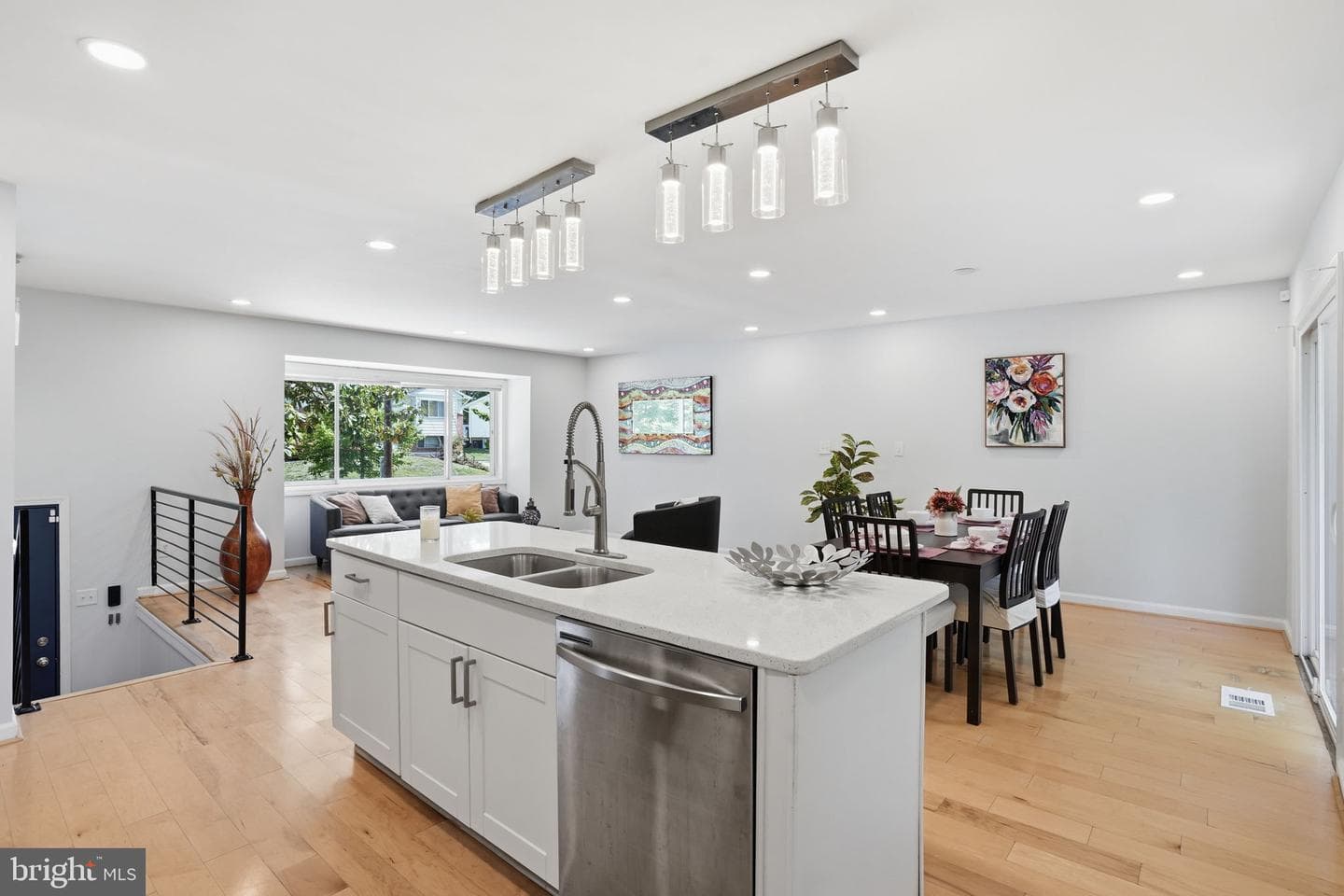 1809 Jarvis Avenue photo 4