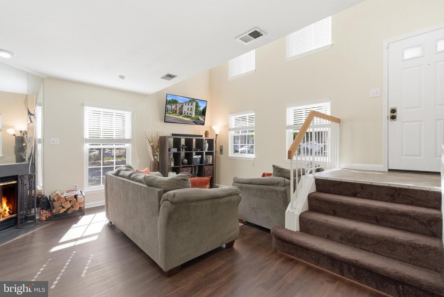 14858 London Lane photo 4