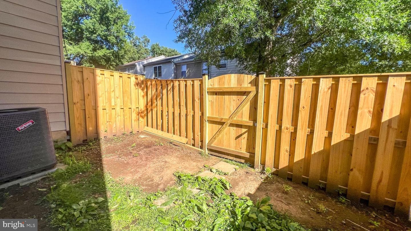 14858 London Lane photo 44