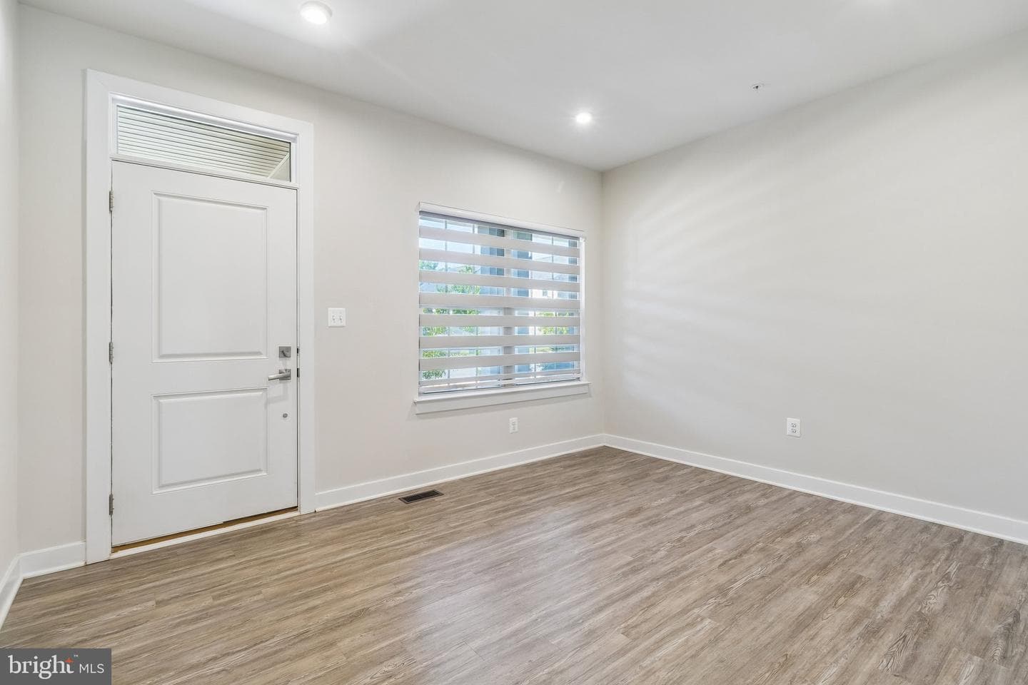 8104 Weedon Way photo 2