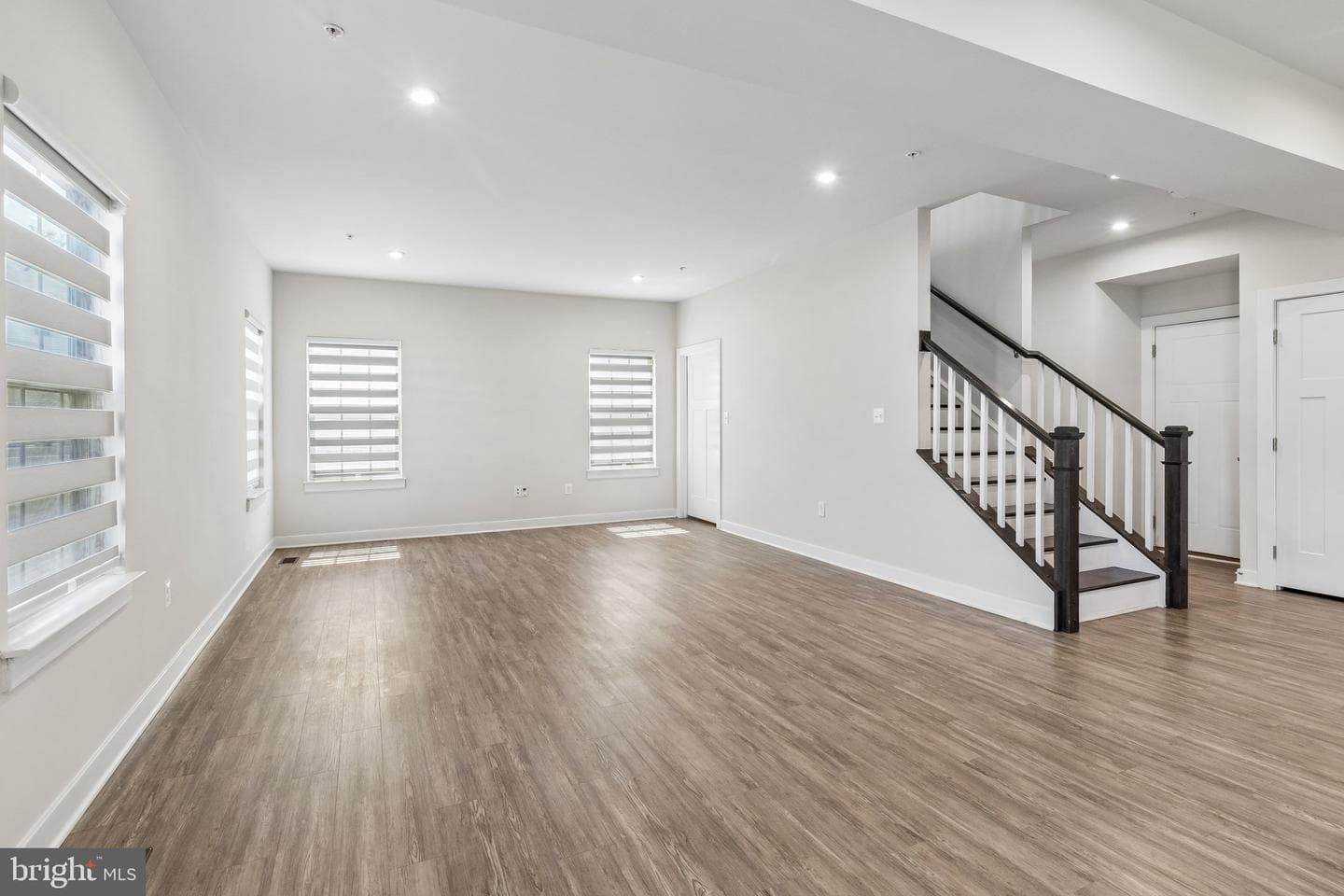 8104 Weedon Way photo 4
