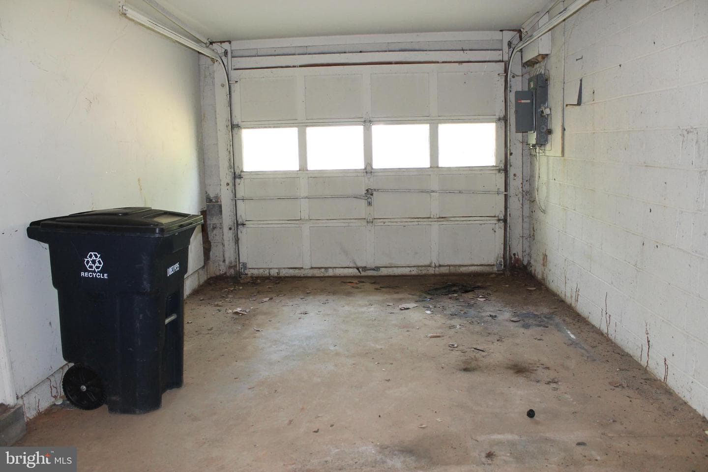 9309 Cross Bow Road photo 29