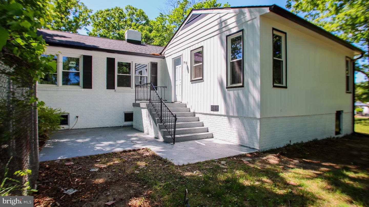 2608 Holly Drive photo 4