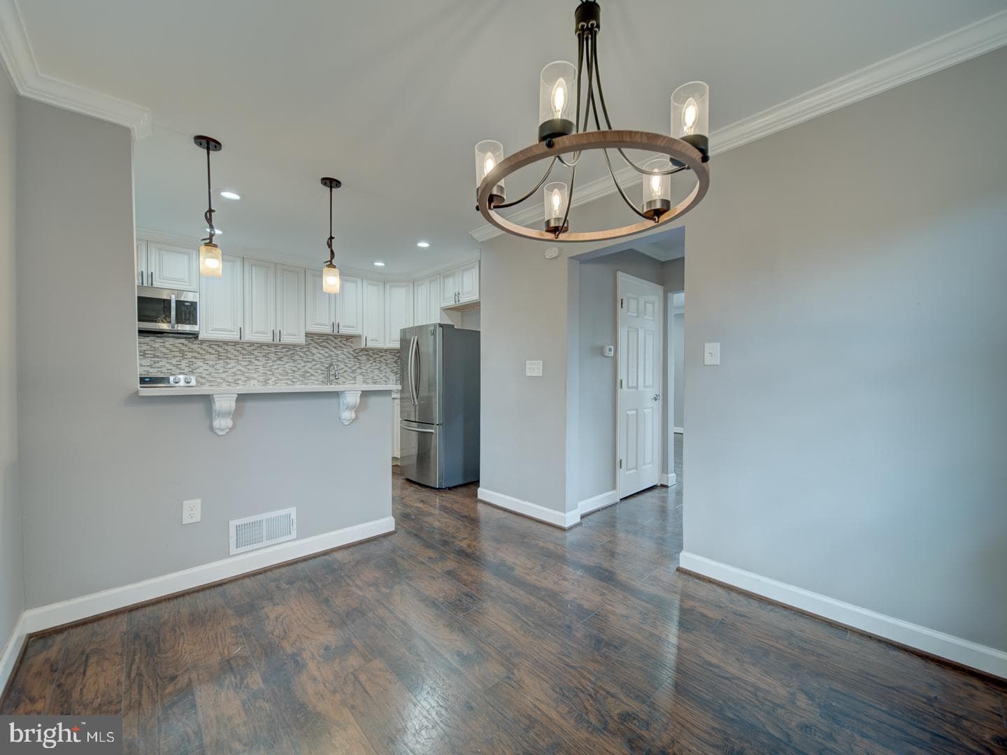 2407 Saint Clair Drive photo 15