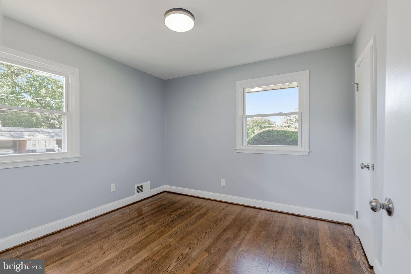 1001 Elderberry Place photo 21