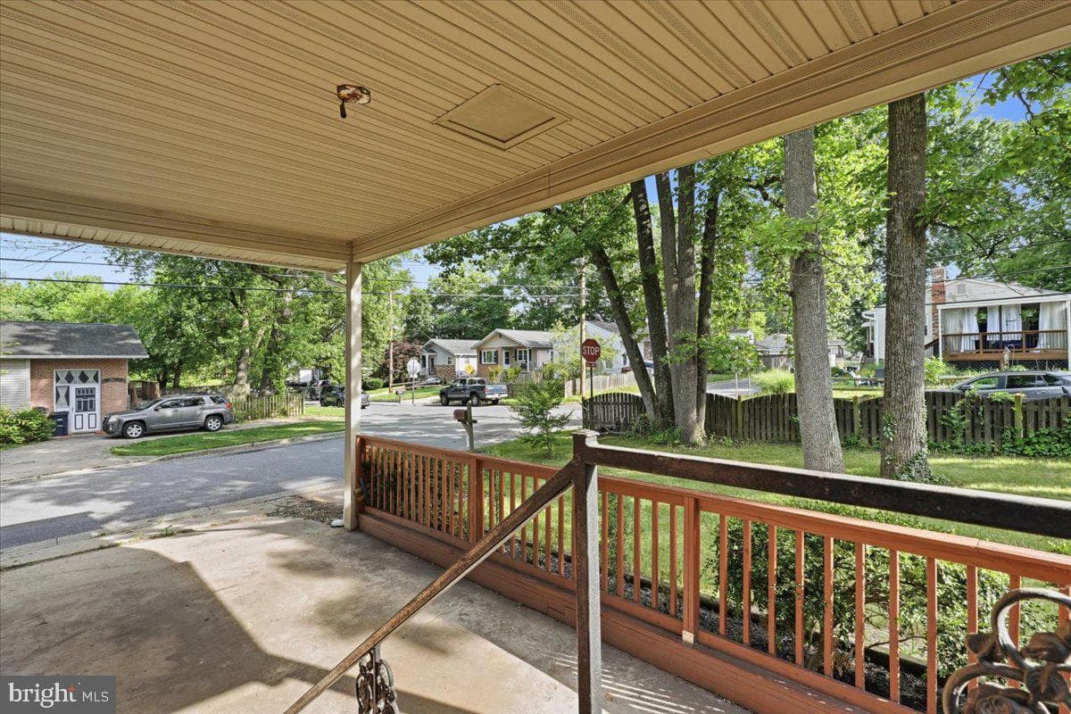 11410 Caroline Avenue photo 4