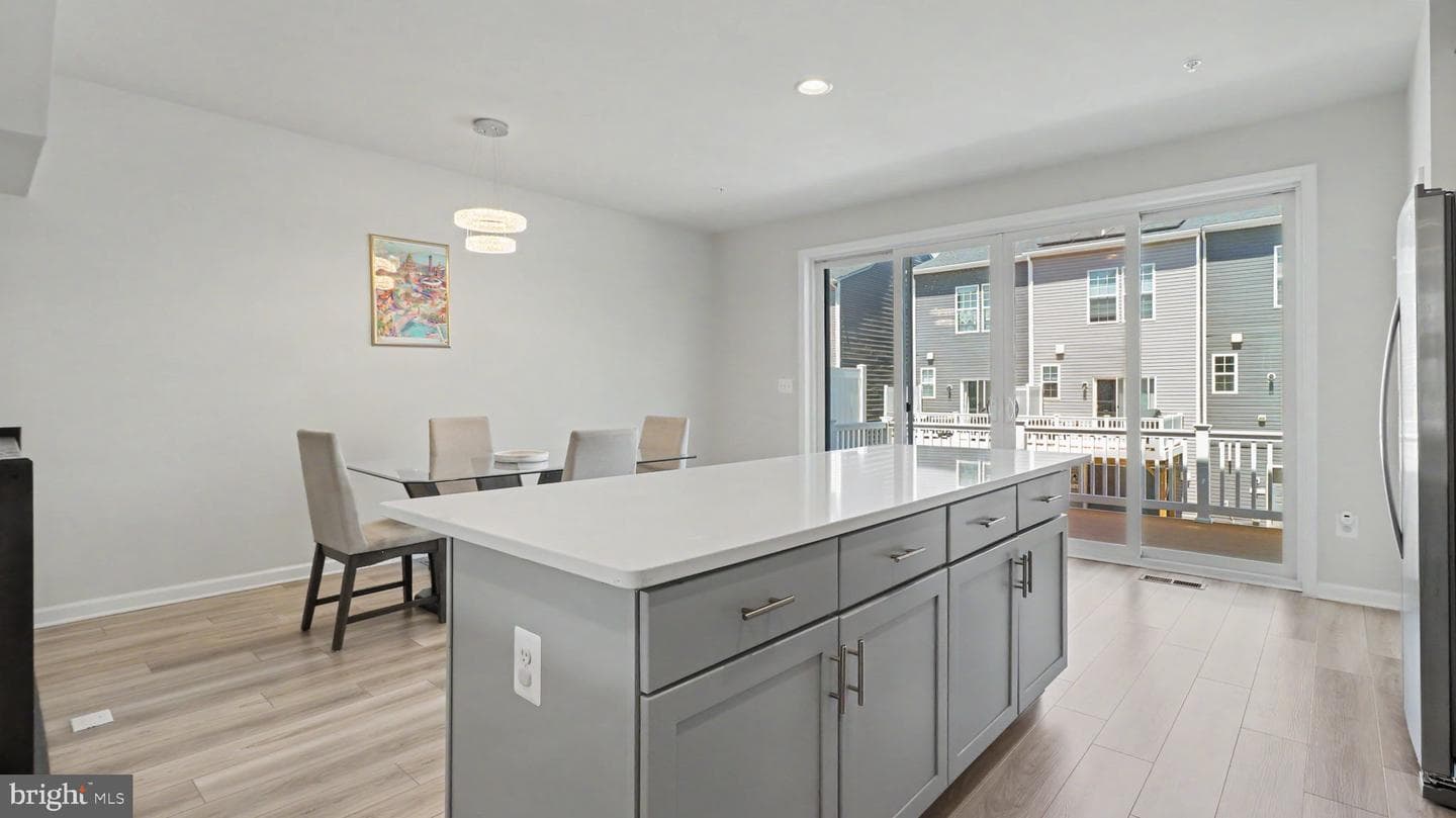 7607 Presidential Parkway photo 14