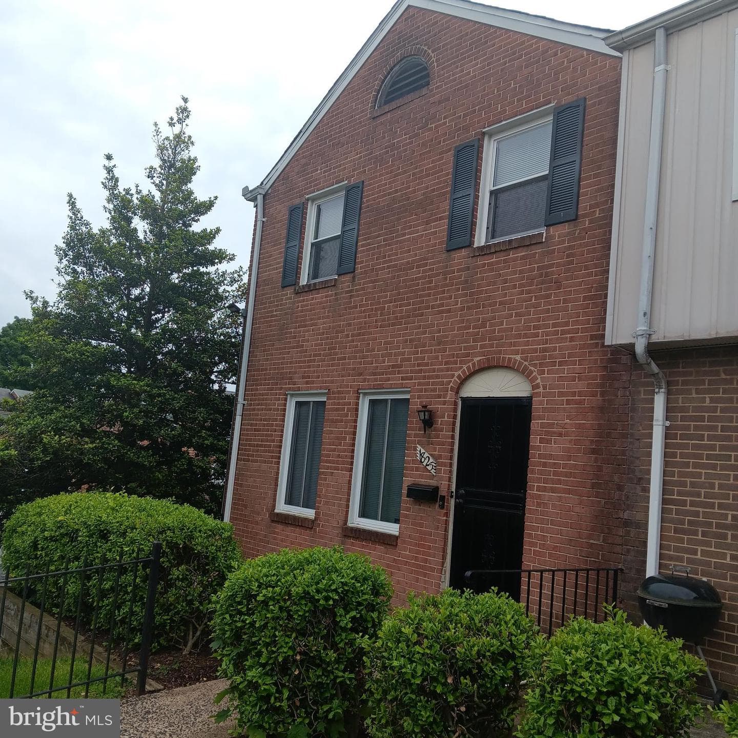 1825 Addison Road S photo 41