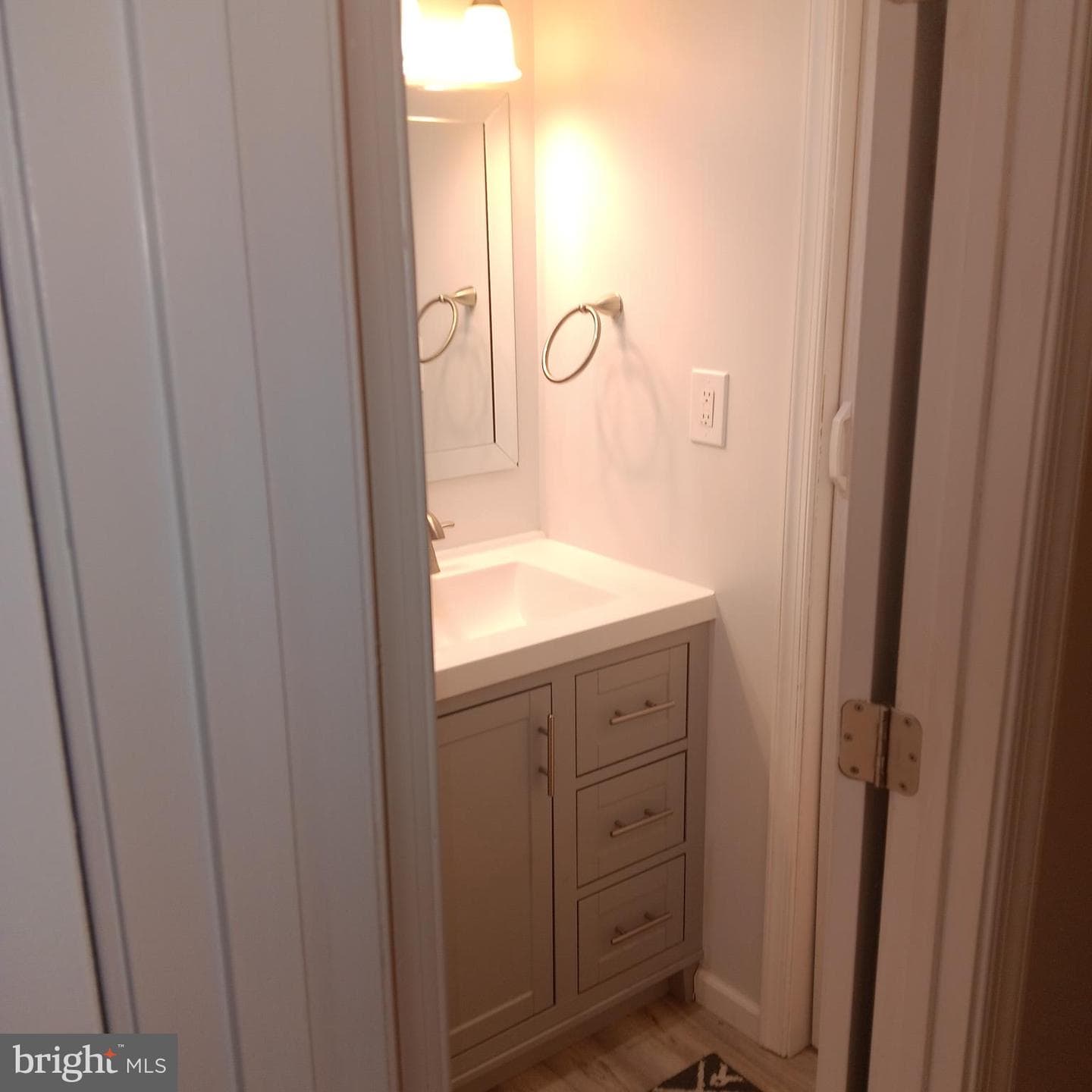 1825 Addison Road S photo 6