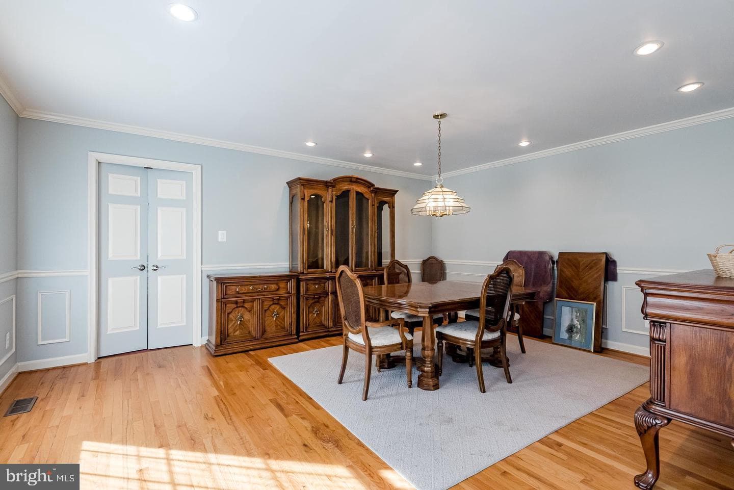 2300 Bermondsey Drive photo 38