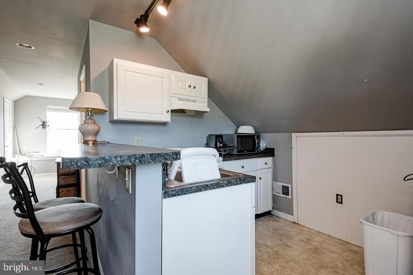 2300 Bermondsey Drive photo 65