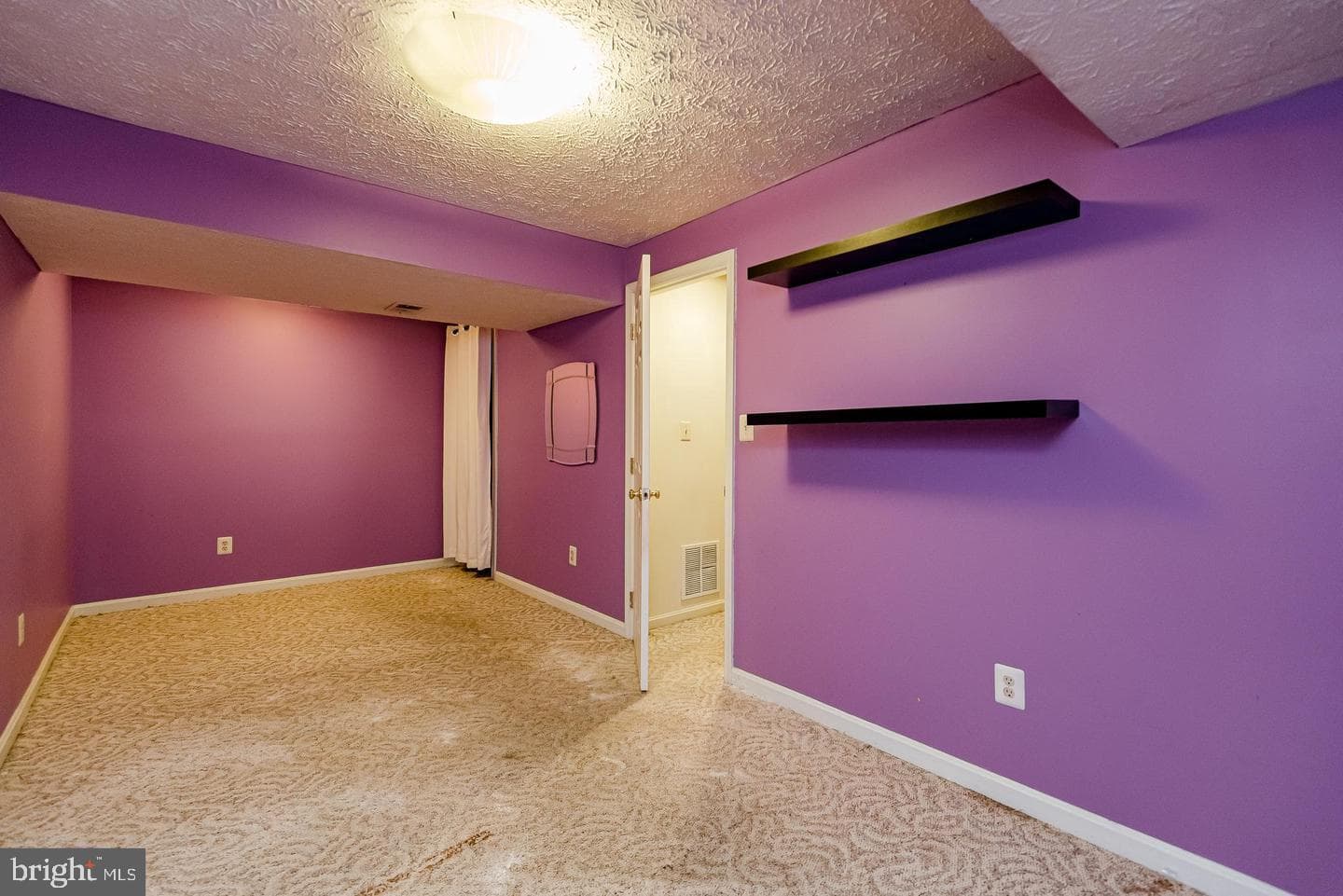 2300 Bermondsey Drive photo 90