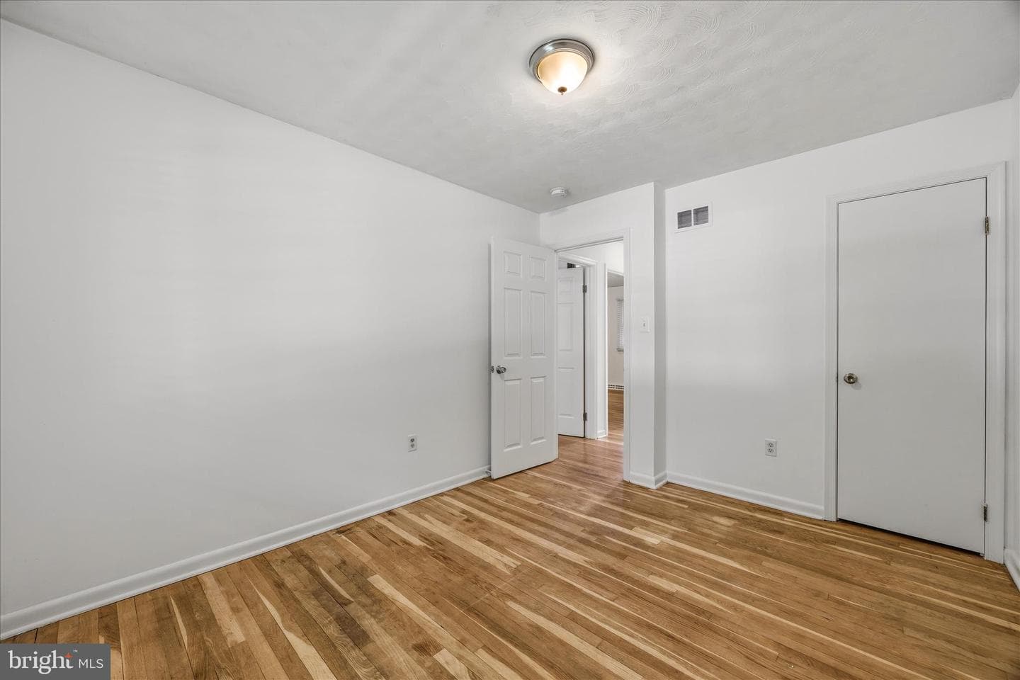 5807 Parkway Drive photo 20