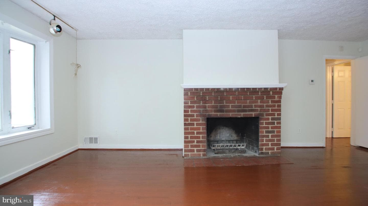 5407 Sargent Road photo 3