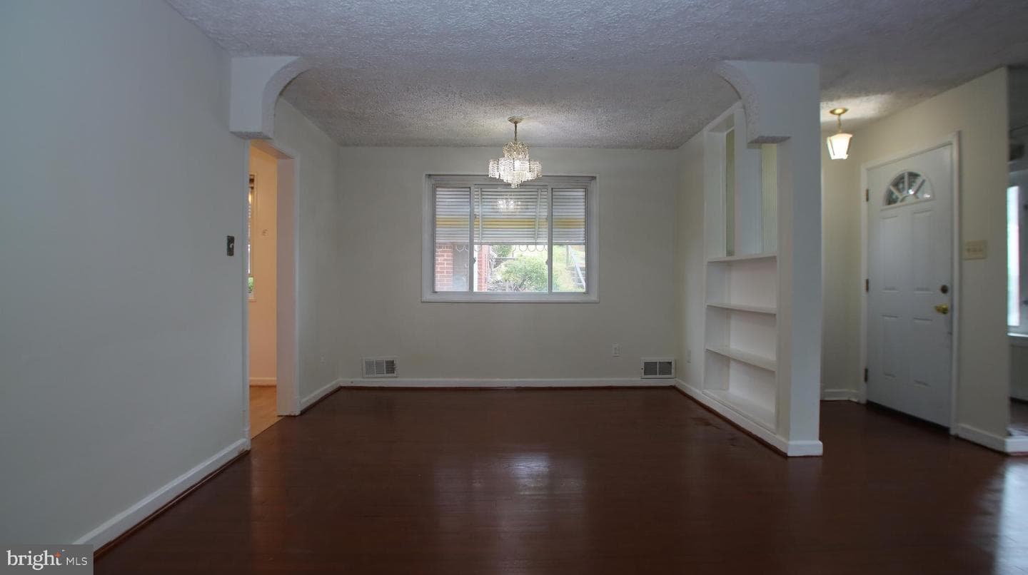 5407 Sargent Road photo 5