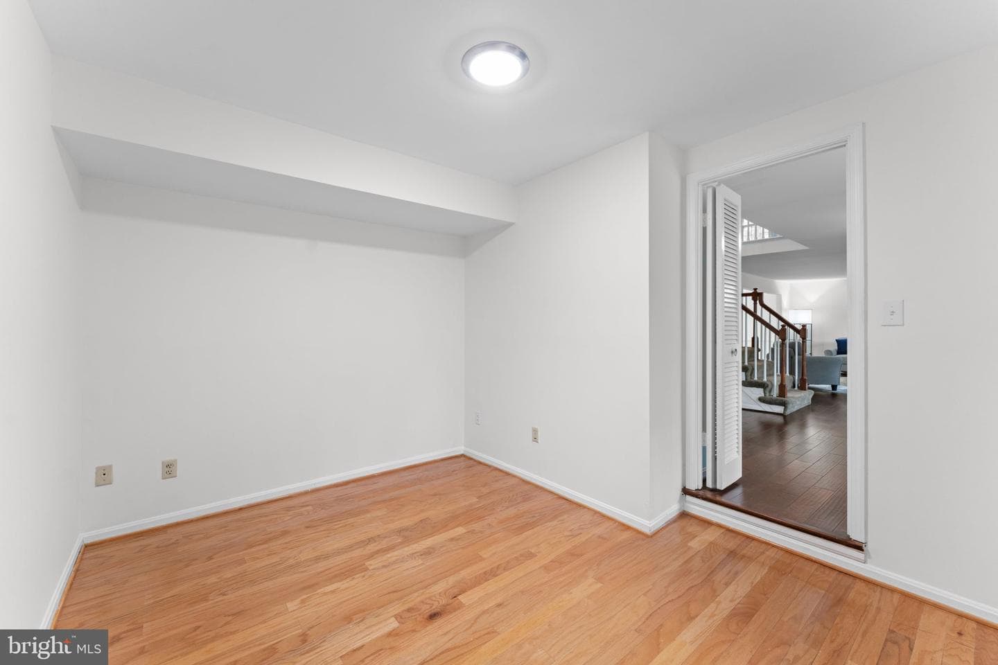 766 Gleneagles Drive photo 10