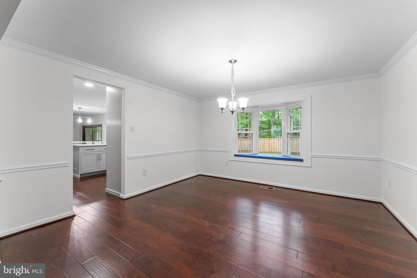 766 Gleneagles Drive photo 19