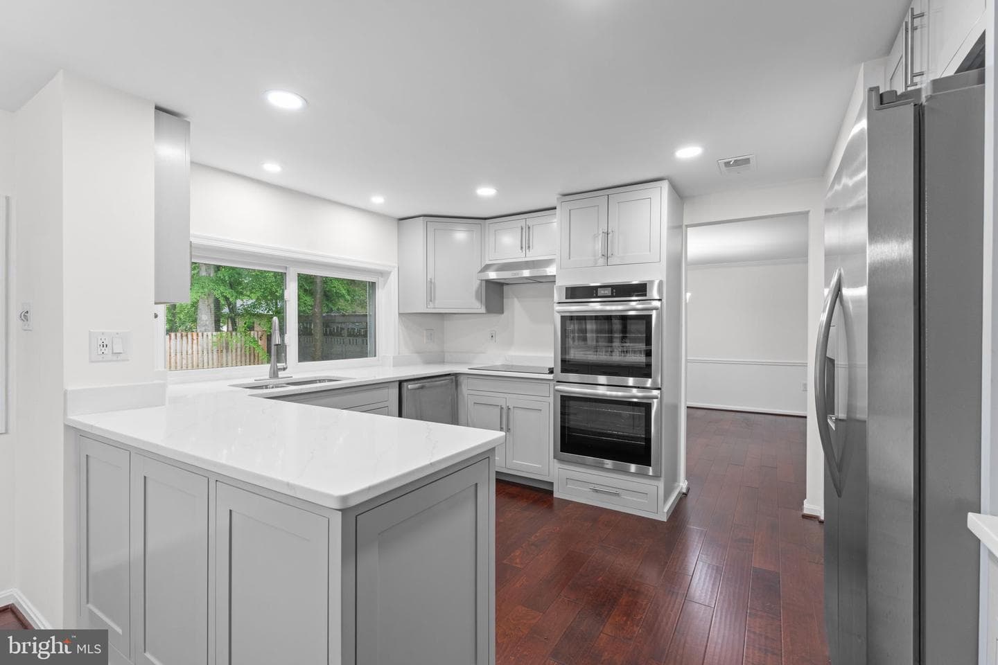766 Gleneagles Drive photo 23