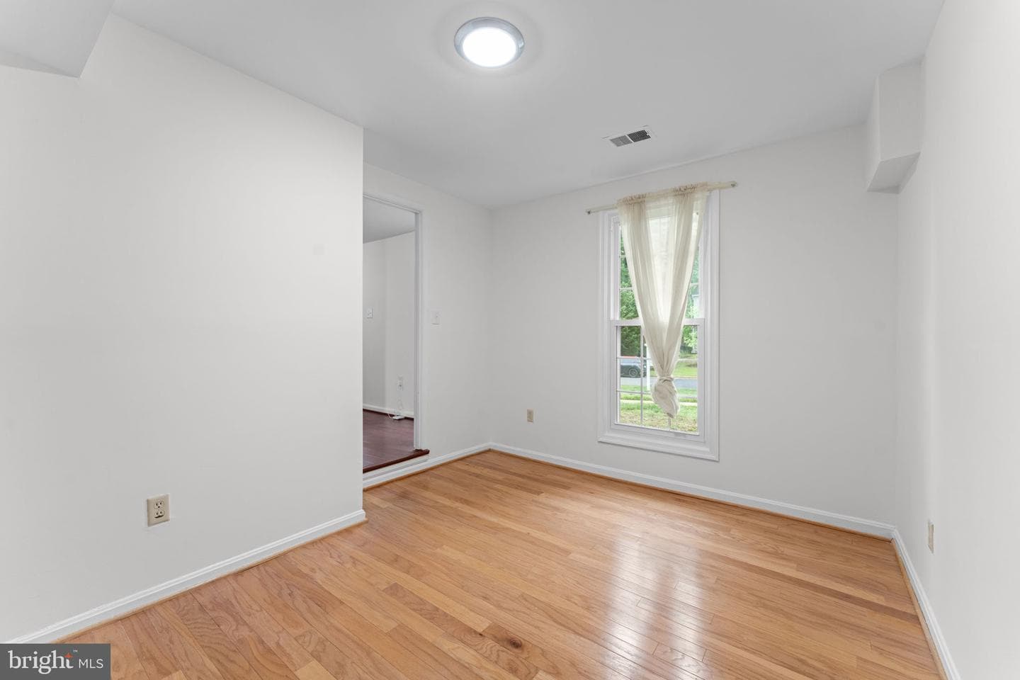 766 Gleneagles Drive photo 8