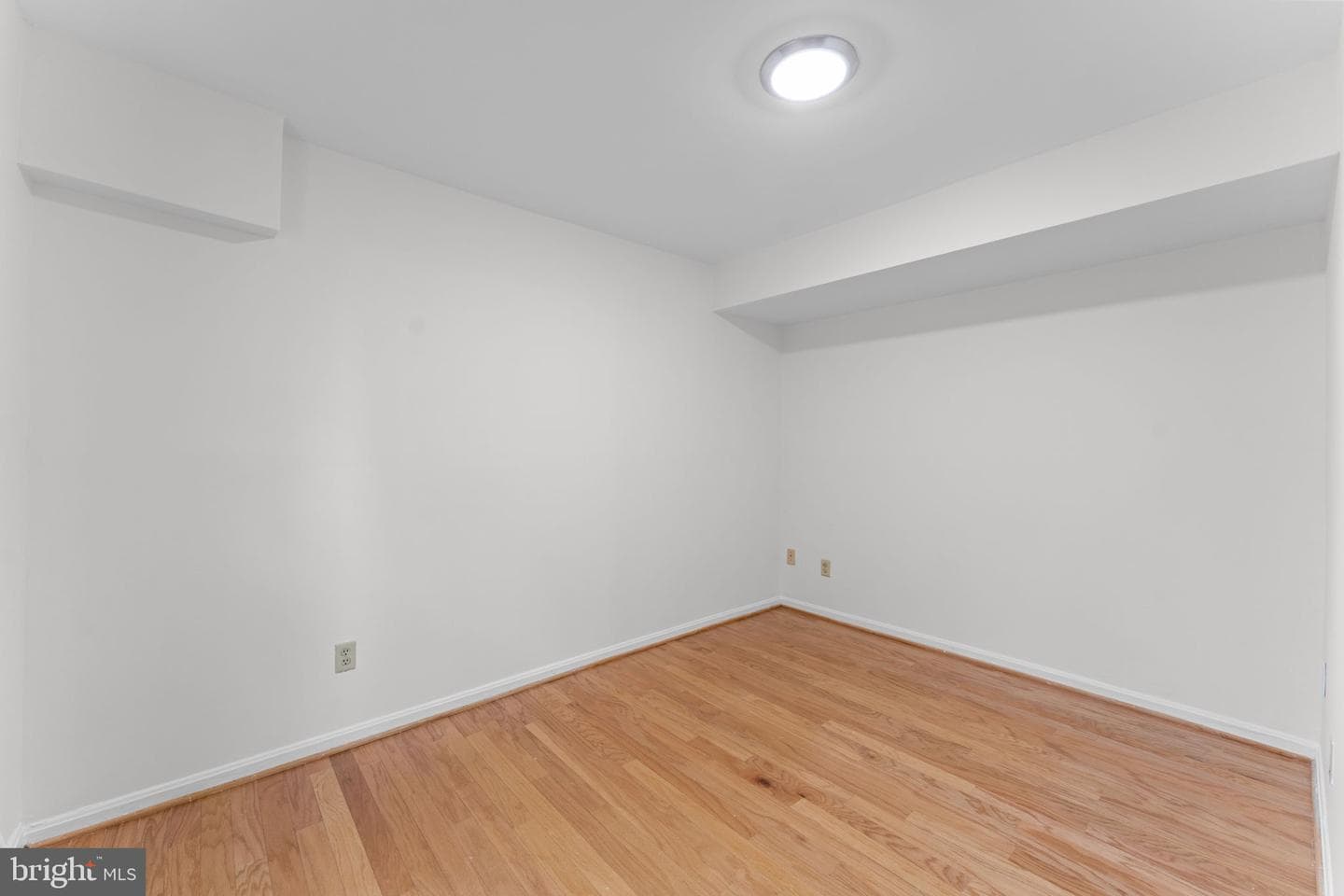766 Gleneagles Drive photo 9