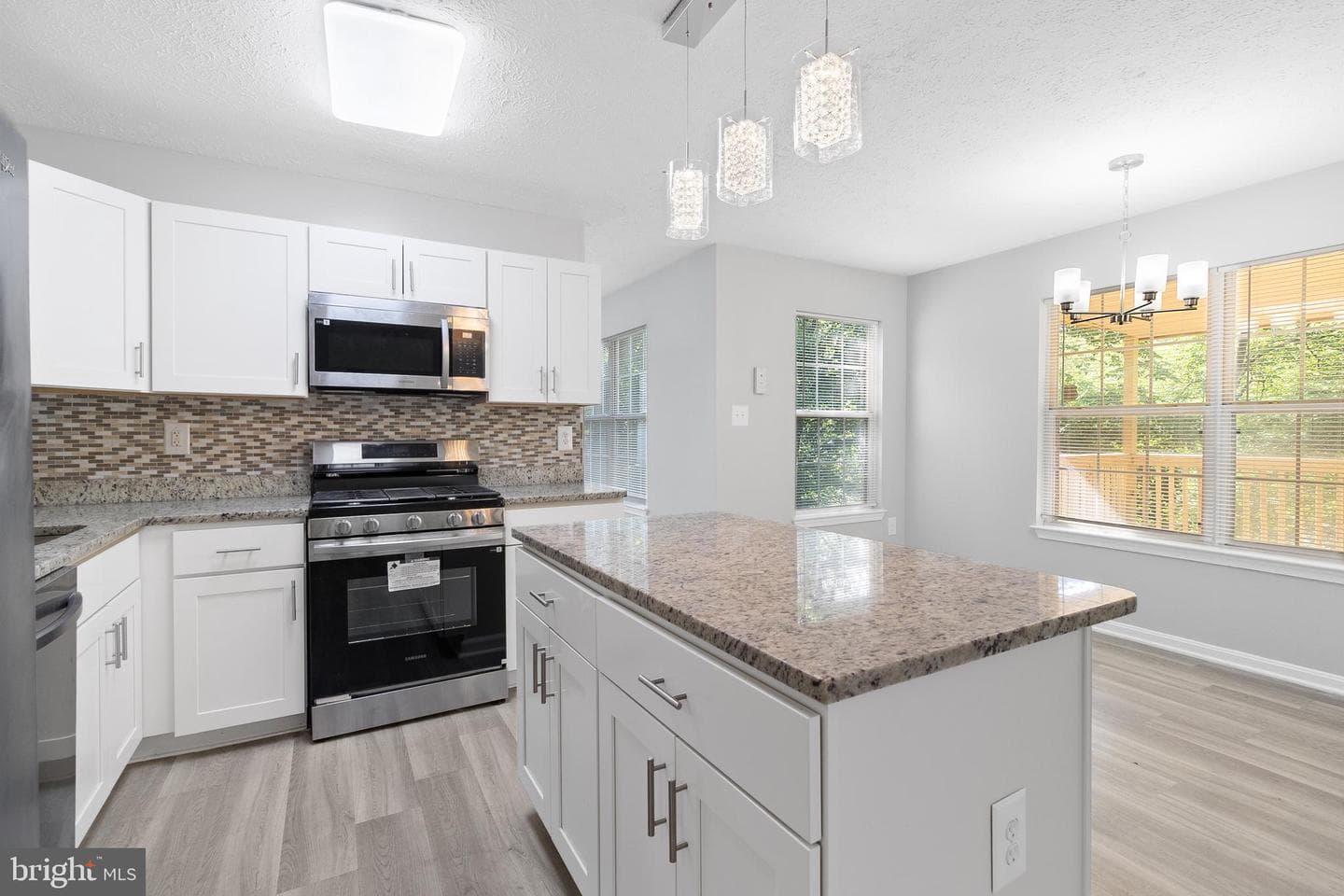 1203 Kingsbury Dr photo 11